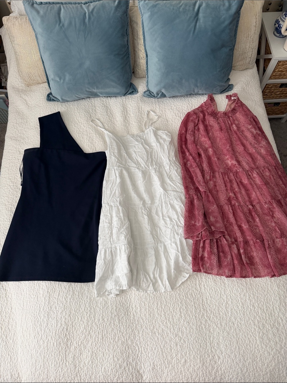 3 dresses, SUPERDOWN, Peach love, and old navy